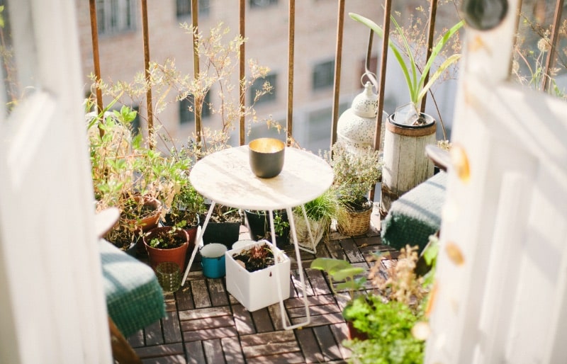 apartment gardening balcony