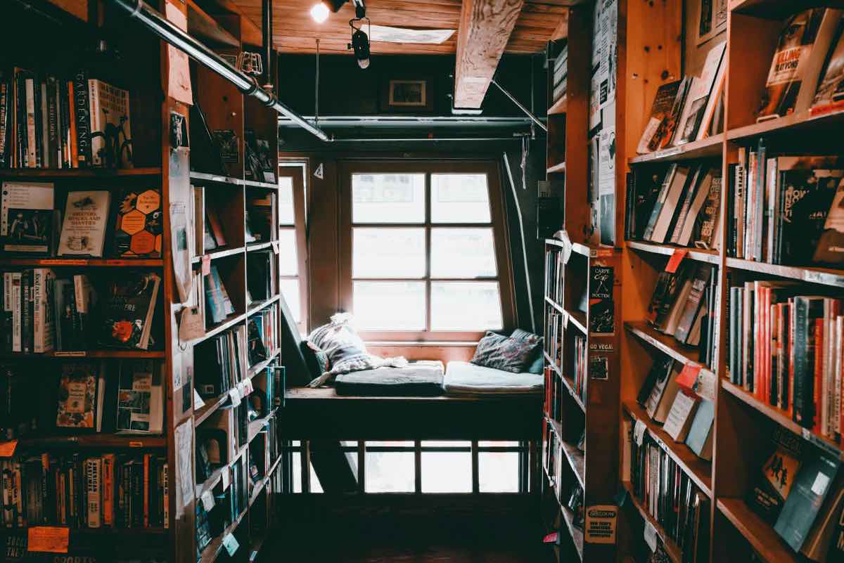 reading nook cottagecore house